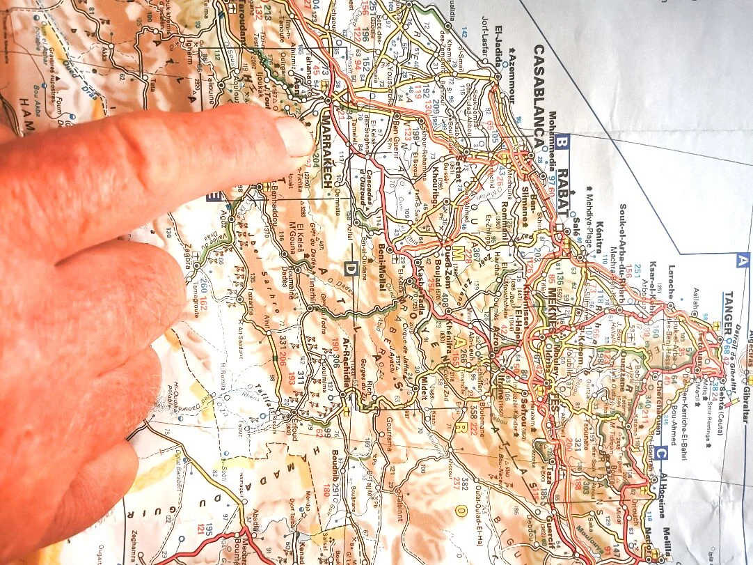 Planificación de una ruta en un mapa de Marruecos